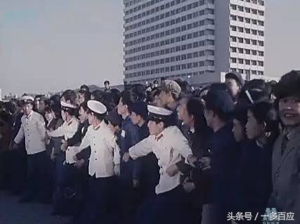 跟着山西太原第一部彩色故事片，穿越回1982年的三晋大地