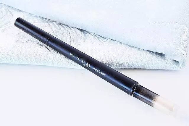 日本女孩人手一只的口红,日本女生kate粉底液