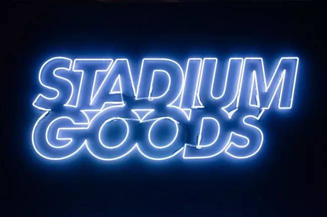 鞋贩一晚能赚多少钱,如何靠卖鞋年赚100w