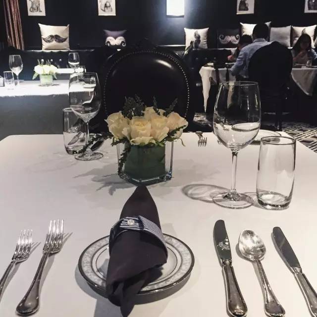 单身狗慎入!在上海,小伙谈恋爱要带女朋友去做……