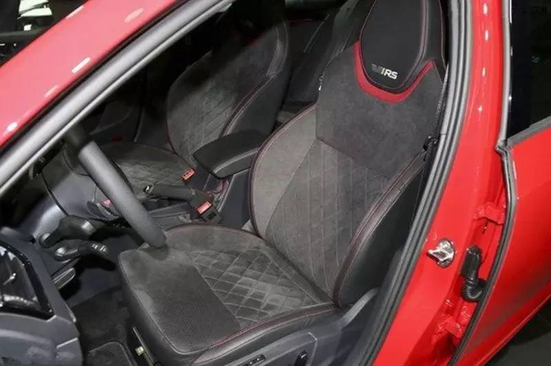 用车｜这种面料为何会让男人的双手高潮？｜Y车评