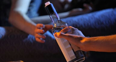 饮酒后的表现,喝酒后哪些不适属于正常