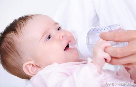宝宝不爱喝水怎么办有妙招,宝宝不爱喝水这三招轻松解决