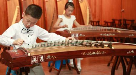 男孩子学乐器学什么比较合适,小男孩比较适合学什么乐器