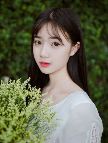 怎样能做一个好看的中分发型,怎么找到适合自己的中分发型