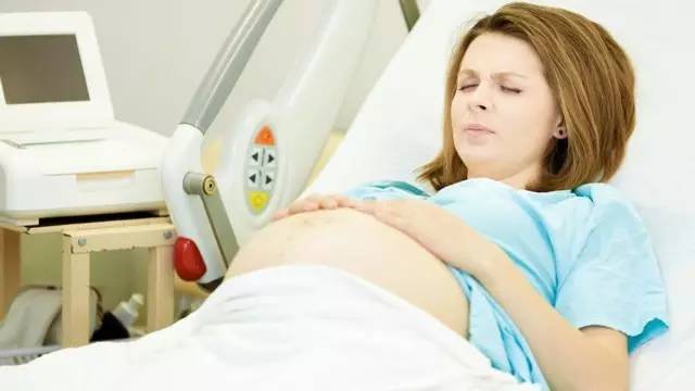 这四种是胎儿的求救信号,孕妈快重视起来!