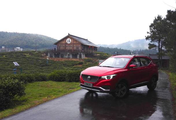 可自动泊车遥控车,名爵zs智能辅助驾驶