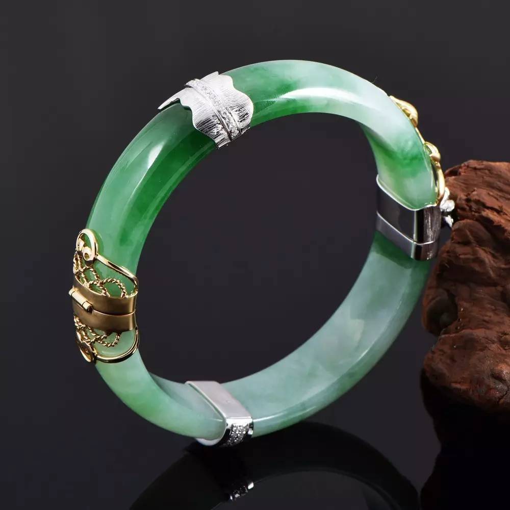 摔坏的手镯怎么修复,手镯摔坏了是不是不想补好