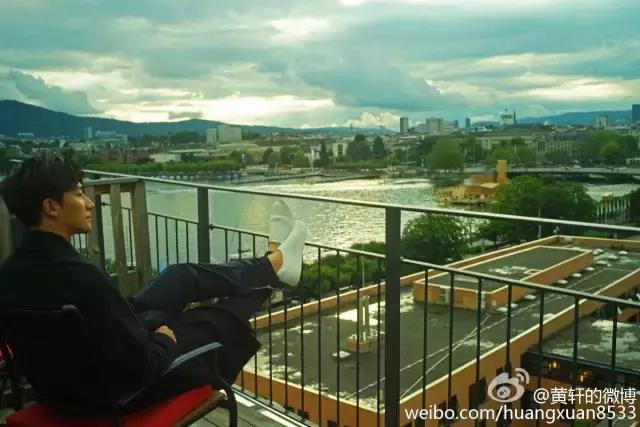 黄轩关心文咏珊,黄轩burberry