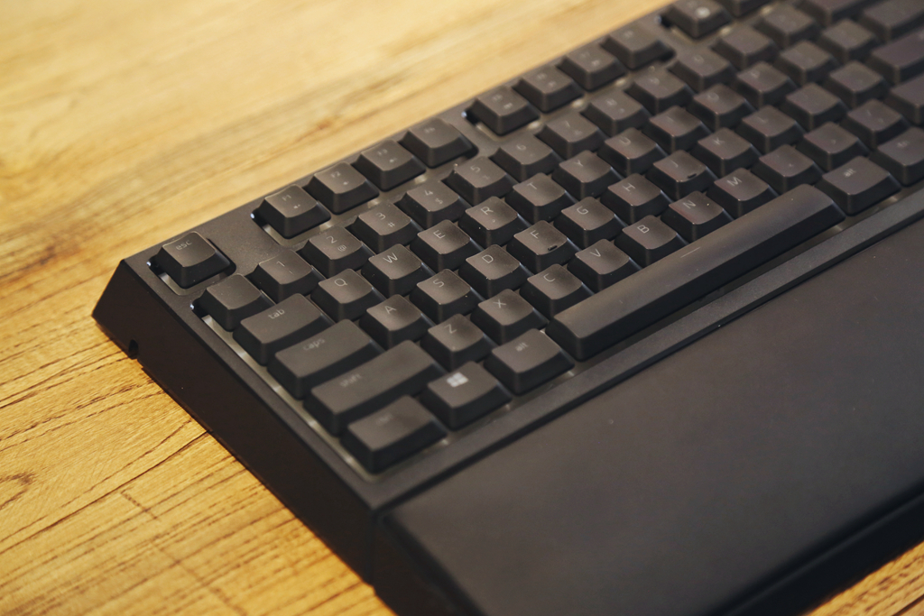 雷蛇键盘雨林狼蛛v3轻薄款,雷蛇狼蛛键盘专业版