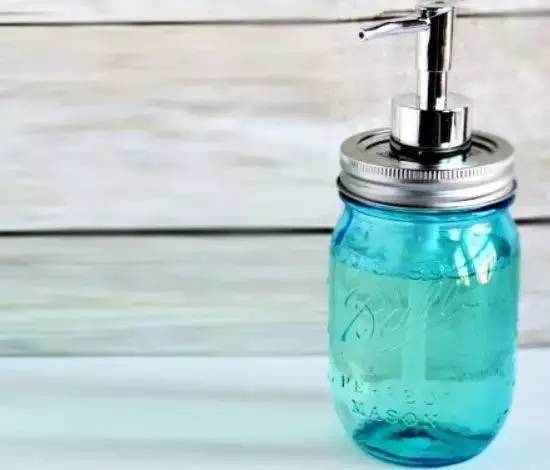 老干妈瓶子还可以这么用，好后悔扔了那么多····