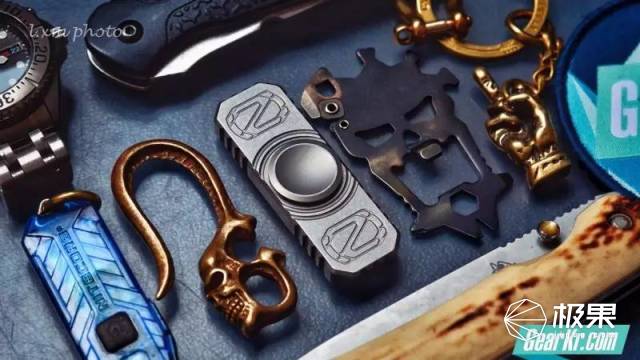 有多种玩法的高科技指尖陀螺,世界级指尖陀螺