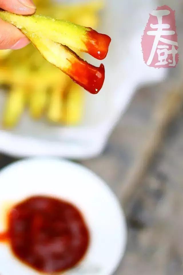 把茄子炸脆,把茄子都炸了再煮