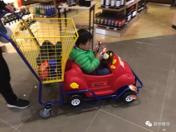 开在富豪门口的“快时尚商业”，它离“火”还有多远？