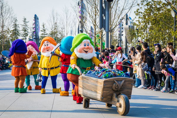 上海迪士尼乐园吃什么比较划算,上海迪士尼酒店住宿攻略