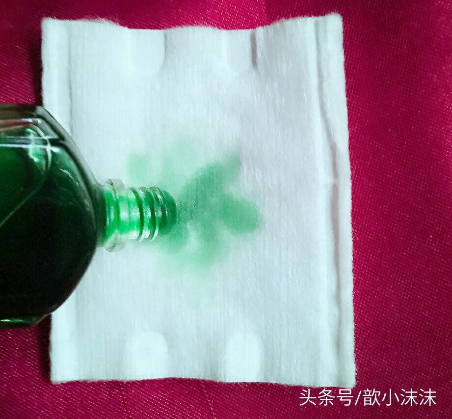 包包氧化发黄了怎么办,白色包包发黄怎样能恢复原样