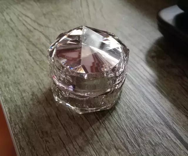 黑眼圈哪一款平价眼霜好用,推荐几款黑眼圈有效的眼霜