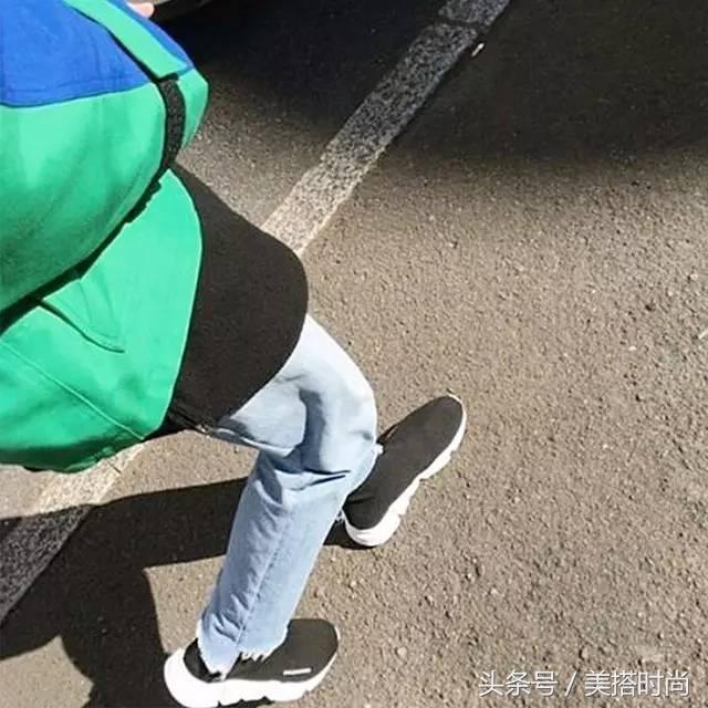 杨幂宋茜小白鞋,杨幂宋茜都爱穿的单品