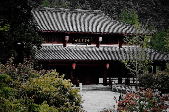 乾隆微服私访野史,乾隆微服私访记救驾