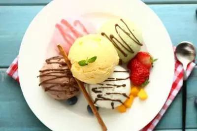 来爱琴海风铃森林,取尽春色留下倩影