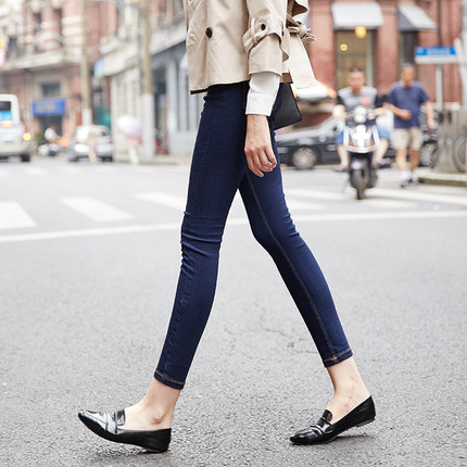 百搭的牛仔裤尽显潇洒的气质,魅不可挡河南南阳