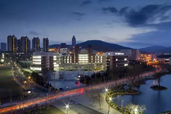 大连外国语大学现在让进吗,大连外国语大学怎么样了