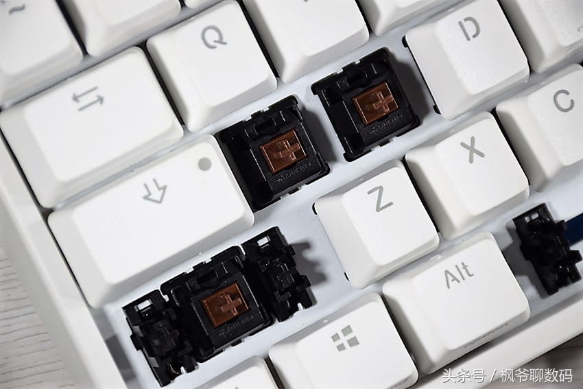 机械键盘轴体针脚都是通用的吗,机械键盘空格键用什么轴体最舒服