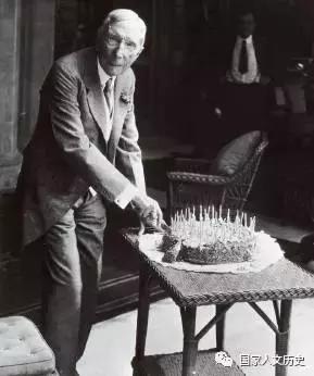 大卫洛克菲勒发家史纪录片,洛克菲勒家族发家史