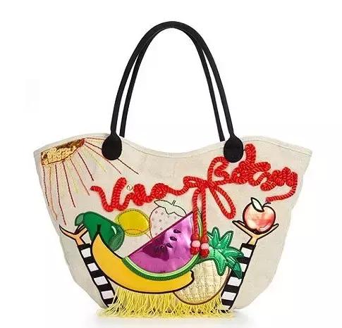 这几款包包让你美腻一个冬季,这几款包包让你一包背进时尚圈