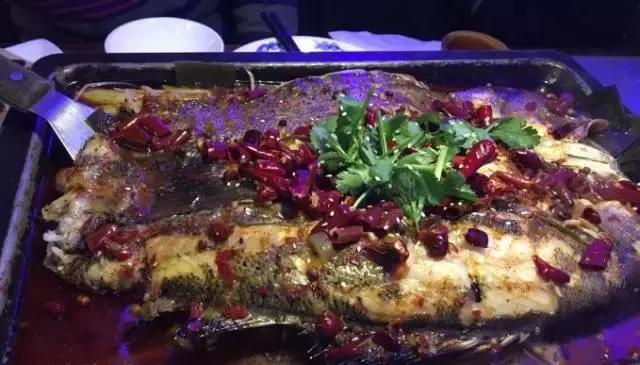 据说99%的人都喜欢这道海鲜美食,重庆必吃的100家烤鱼店