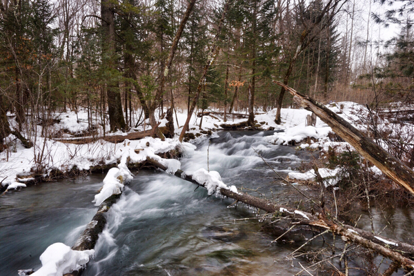 冬日的浪漫游山玩水泡温泉,又可以看雪又可以泡温泉的地方