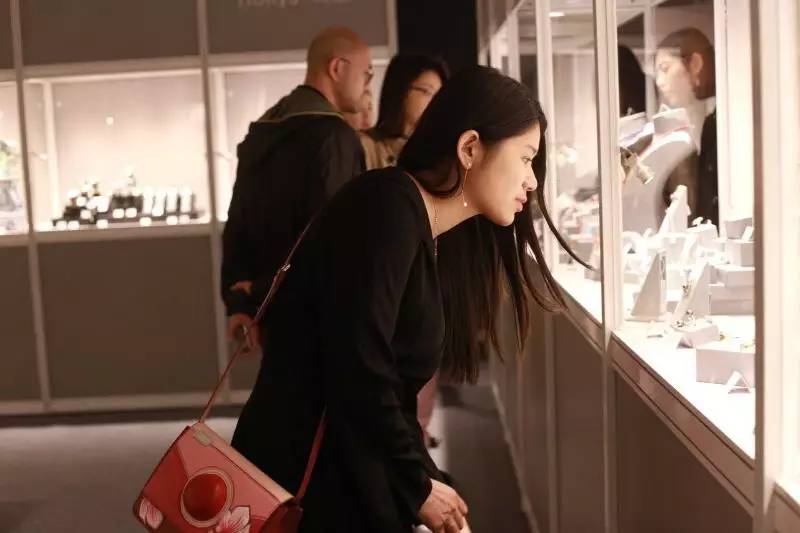 向晚穿搭女装服饰,向晚牛仔穿搭