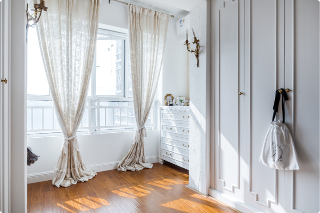 她凑来一堆二手家具，装了人生的第一套房子，关键还特别好看！