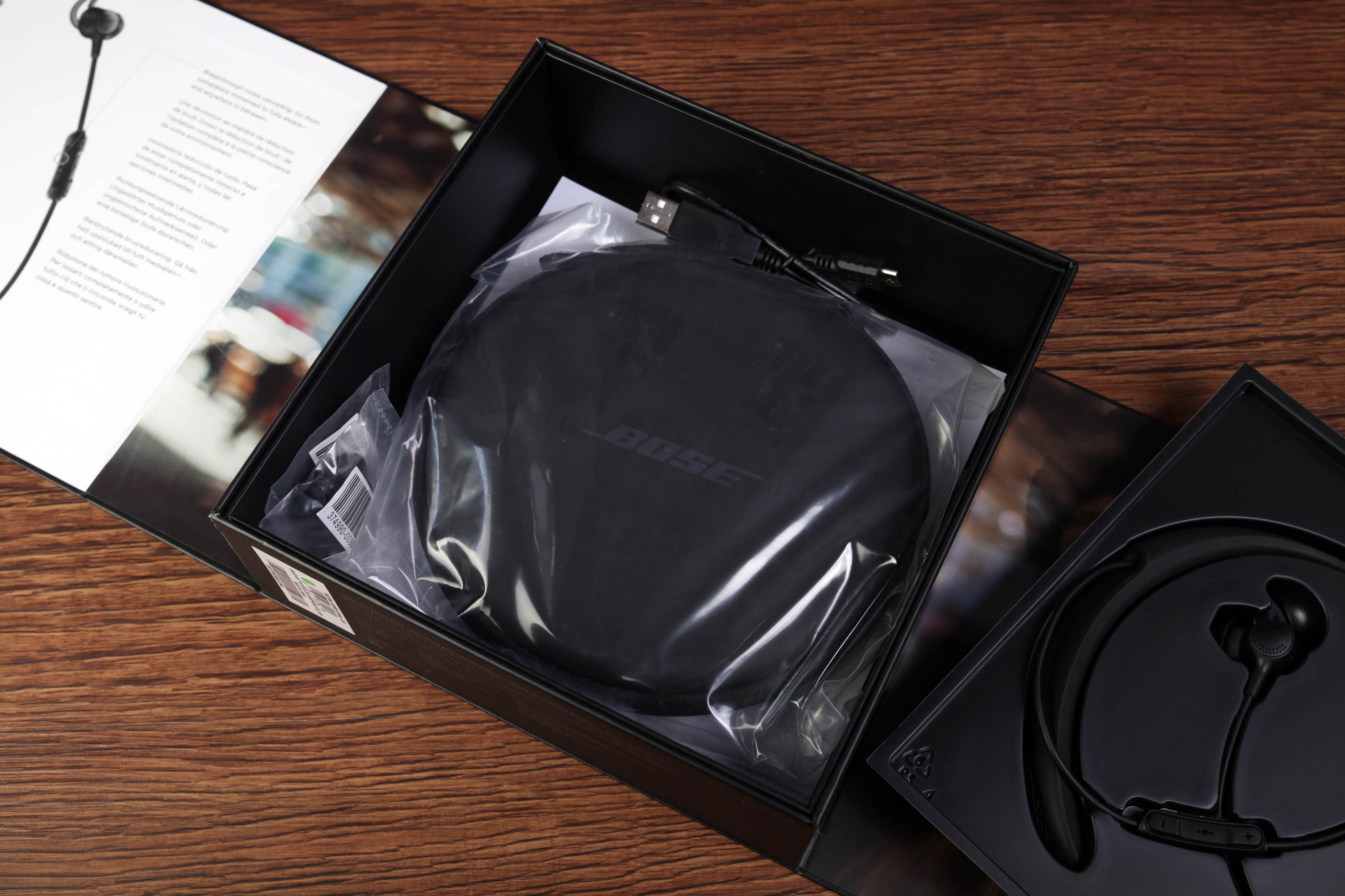 你跟自己的沉浸世界只差这一个耳机了