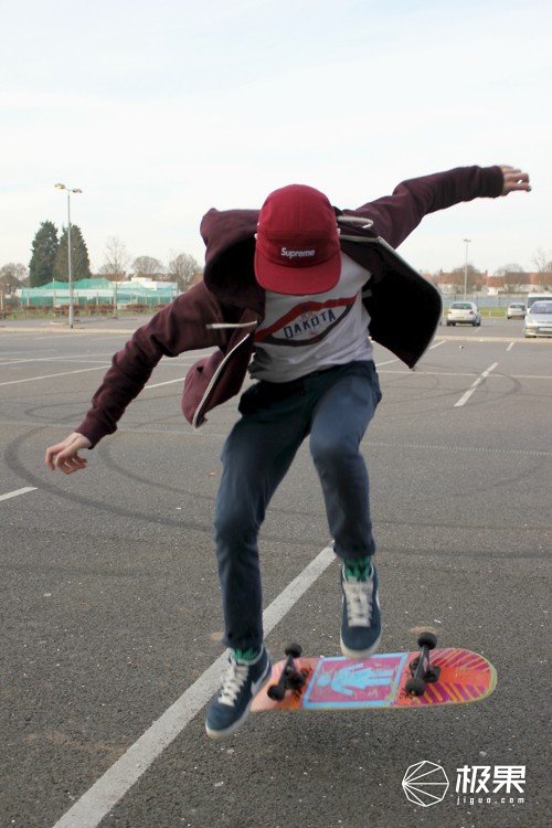 你从不注意的鞋底花纹,却成了乔丹科比封神的“秘密”