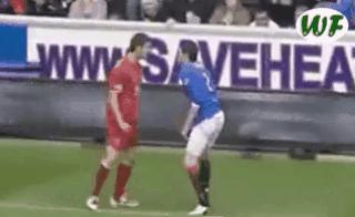 足球搞笑gif网友恶搞,足球搞笑过人集锦gif