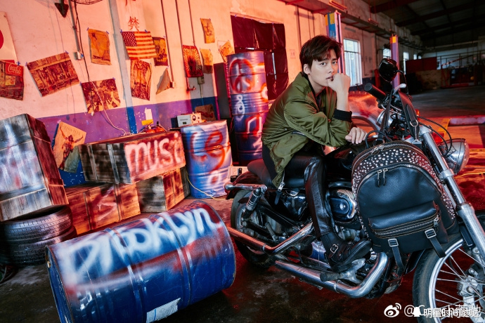 李易峰皮衣视频,李易峰皮衣穿搭男