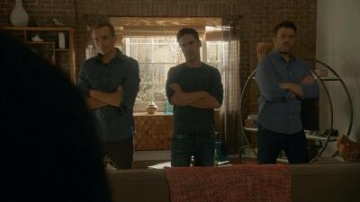 跟女朋友出去见兄弟,跟女朋友回家遇鬼