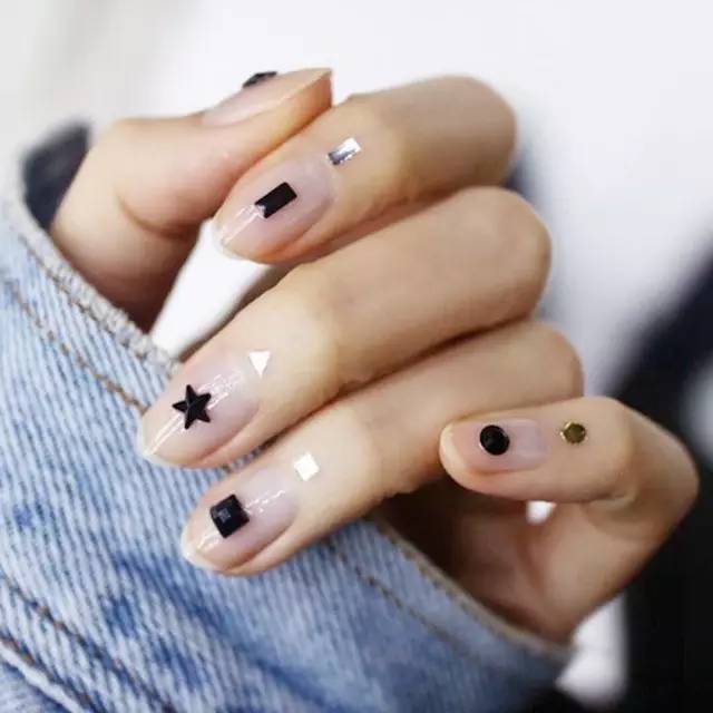 现在最流行美甲款式,2020美甲流行款式视频