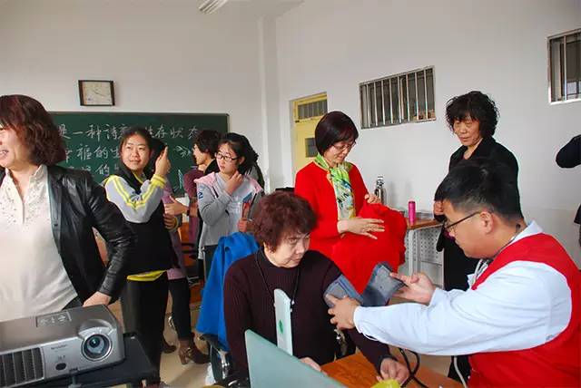 潍坊这家医院的志愿者太牛了！聋哑儿童也感受到了满满的爱……