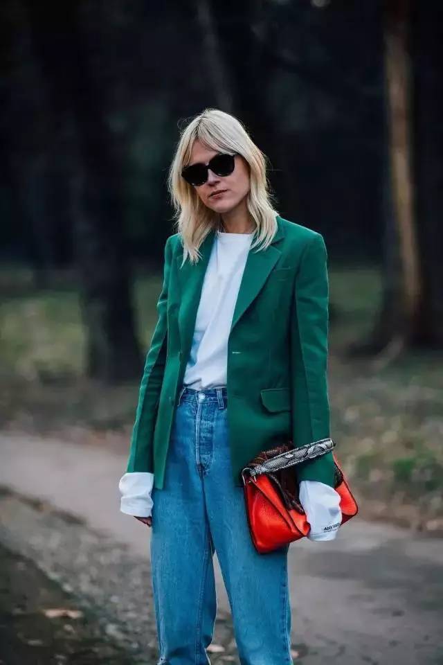 春天t恤最新款,春季t恤怎么穿比较好看