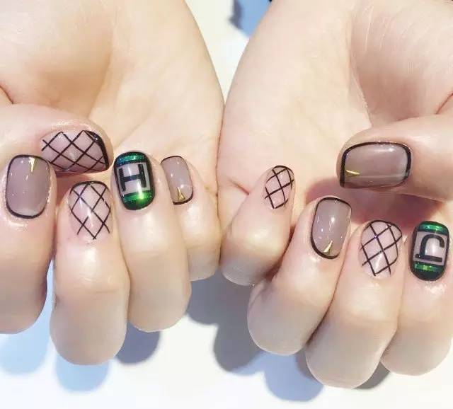 现在最流行美甲款式,2020美甲流行款式视频