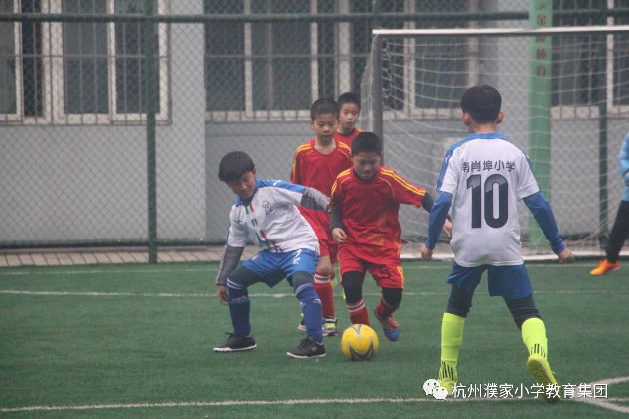 中国足球小将的胜利有多不容易,足球小将们风雨无阻