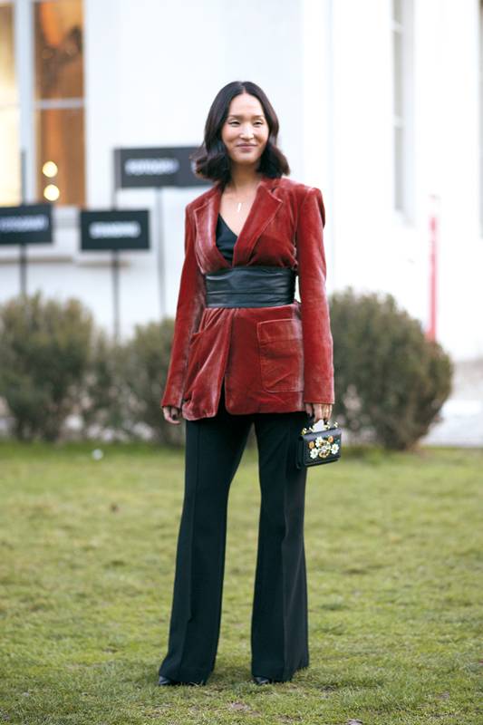 时髦精的秋日必备西装合集 (西装怎么穿才能时髦又优雅)