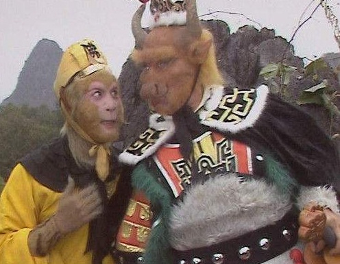 不一样的孙悟空与牛魔王称兄道弟,孙悟空骄傲自大的例子