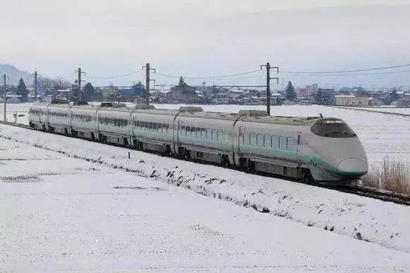 日本的高铁列车的样子,日本的高铁