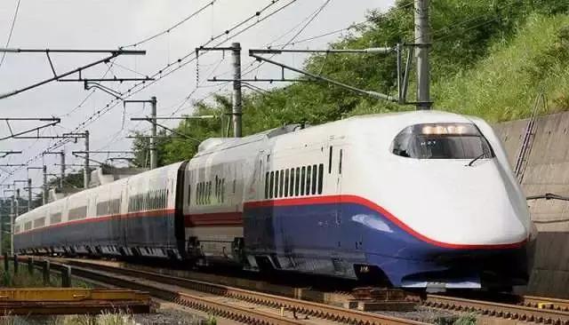 日本的高铁列车的样子,日本的高铁