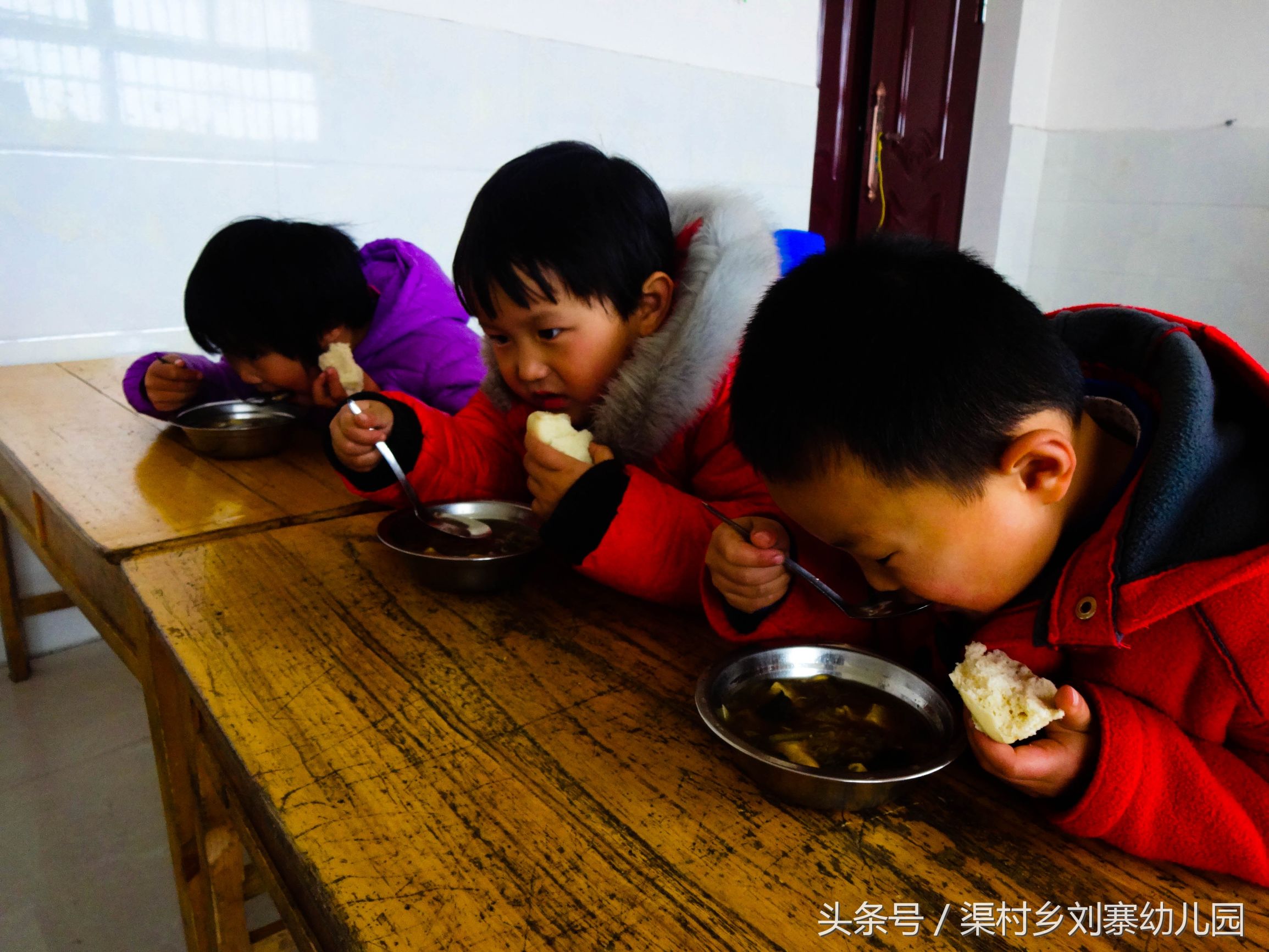 孩子每天在刘寨幼儿园吃什么呢？·孩子成长日记第二期