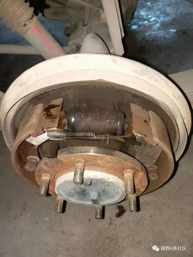 手油泵按压处渗油怎么修理,手油泵坏了怎么自救