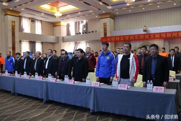 太尴尬球迷都懵了！刚官宣的球队主帅，跑其他球队执教去了！